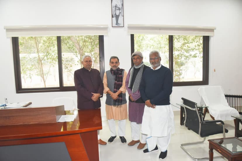 उपेन्द्र कुशवाहा ने CM नीतीश से मुलाकात कर दी बधाई,JDU में शामिल होने पर दिया बड़ा बयान..