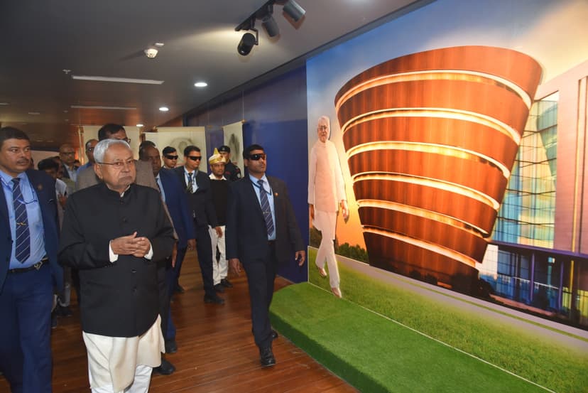 बापू की याद में पटना में बना देश का सबसे बड़ा टावर, CM नीतीश ने किया निरीक्षण, जानें खासियत...