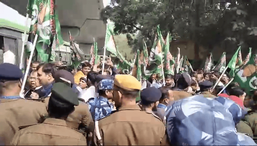 विधानसभा में MLA ,तो सड़क पर RJD कार्यकर्ता,पुलिस ने जबरदस्ती हटाया..