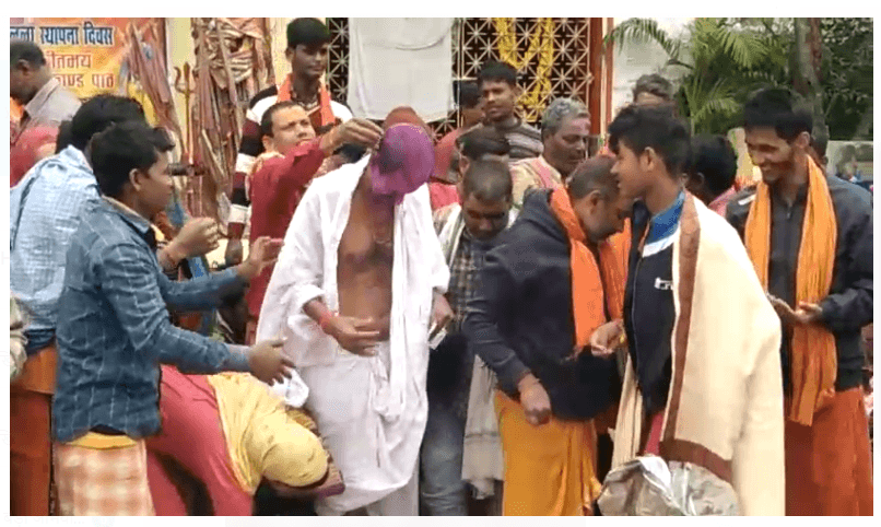 मिथिलांचल से आये लोगों ने एक दूसरे को अबीर गुलाल लगा खूब खेली होली