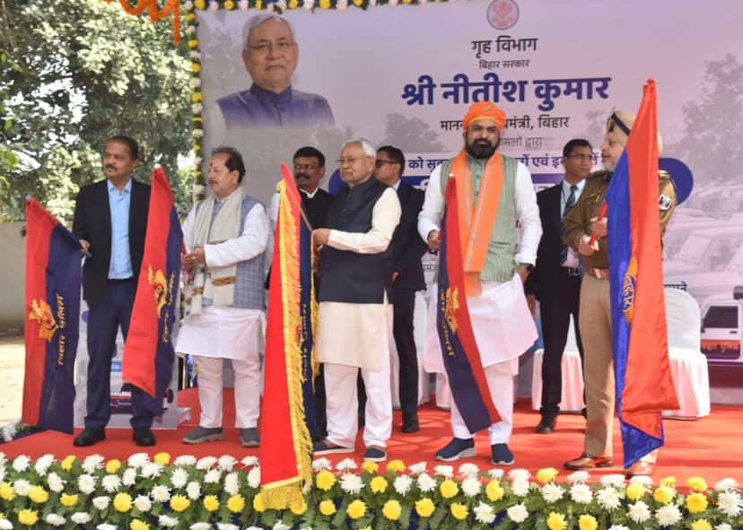 CM नीतीश ने 383 पुलिस वाहनों का किया लोकार्पण..