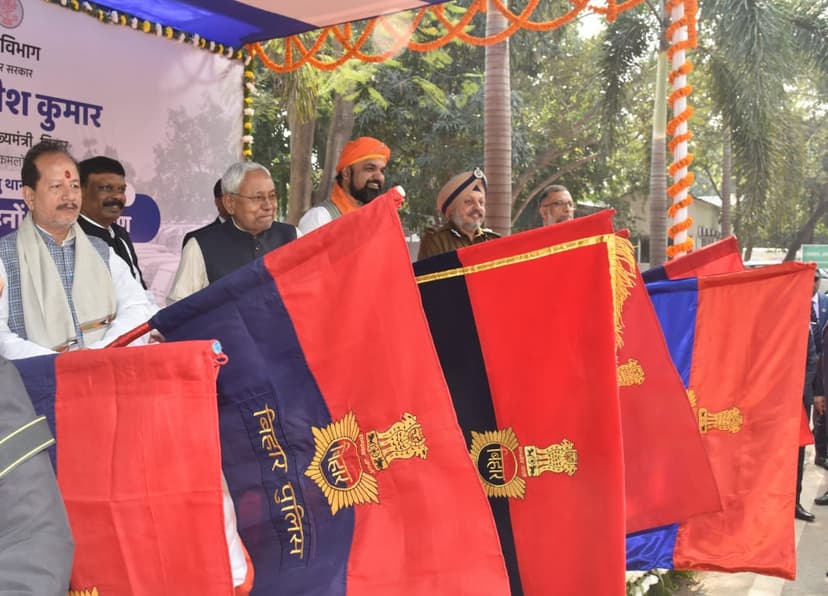 CM नीतीश ने 383 पुलिस वाहनों का किया लोकार्पण..