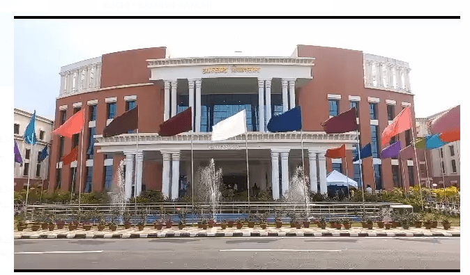 विपक्ष के हंगामे के बीच सदन की कार्यवाही शुरु