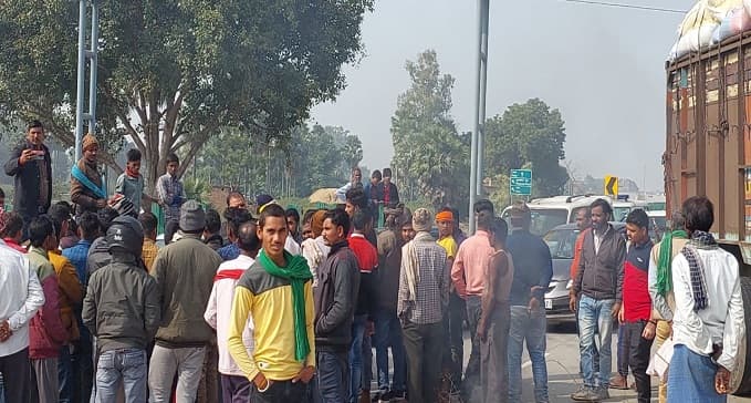 नए मोटर व्हीकल एक्ट के खिलाफ हड़ताल पर बस चालक, मुश्किल में यात्री, टोटो चालकों की चांदी