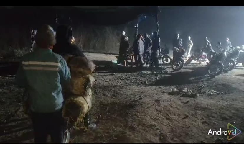 रामगढ़ में अवैध कोयले का धंधा जारी,थाना से कुछ ही दूरी पर अवैध कोयले की मंडी