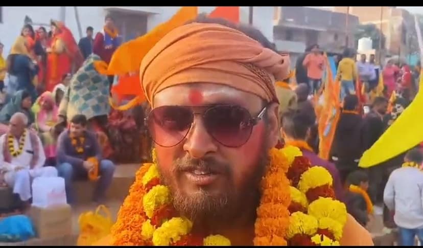 पुरोहितों ने 74 दिन की पैदल यात्रा कर आज पहुंचे बाबा नगरी