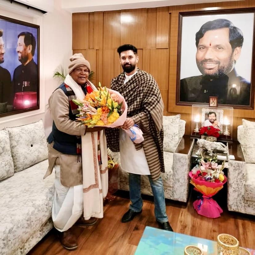 पटना के बाद दिल्ली में चिराग के आवास पर मिले मांझी और कुशवाहा,जानें वजह..