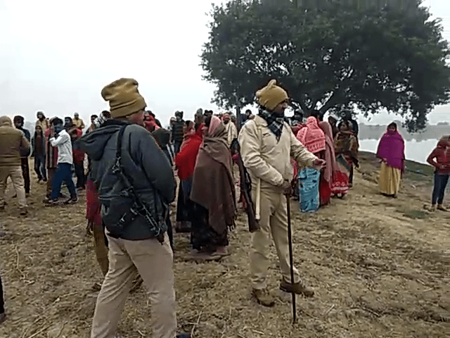 पटवन के दौरान किसान और उनके सहयोगी के साथ ही गई बड़ी घटना,मची चीख-पुकार..