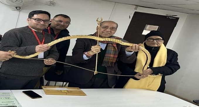 हनुमान मंदिर ने दिए सोने के तीर-धनुष, 10 करोड़ रुपये देने वाला महावीर मंदिर देश का पहला संस्थान