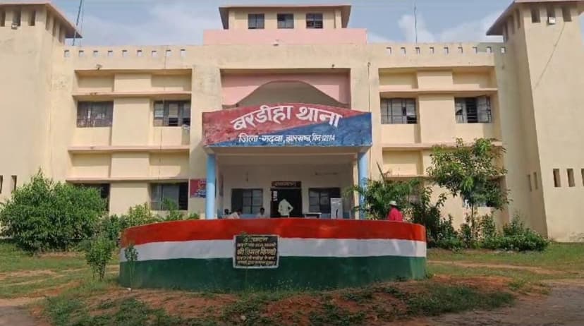 2 पिकअप में ठूंस-ठूंसकर भरे थे 20 गोवंश, तस्कर फरार