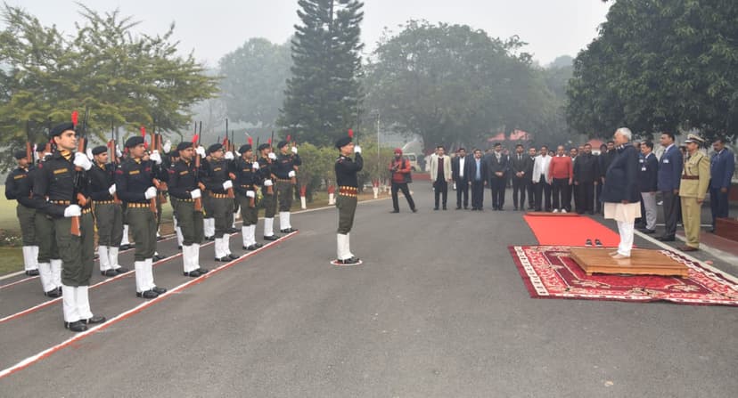 CM नीतीश ने किया झंडोत्तोलन.. देखें तस्वीरें