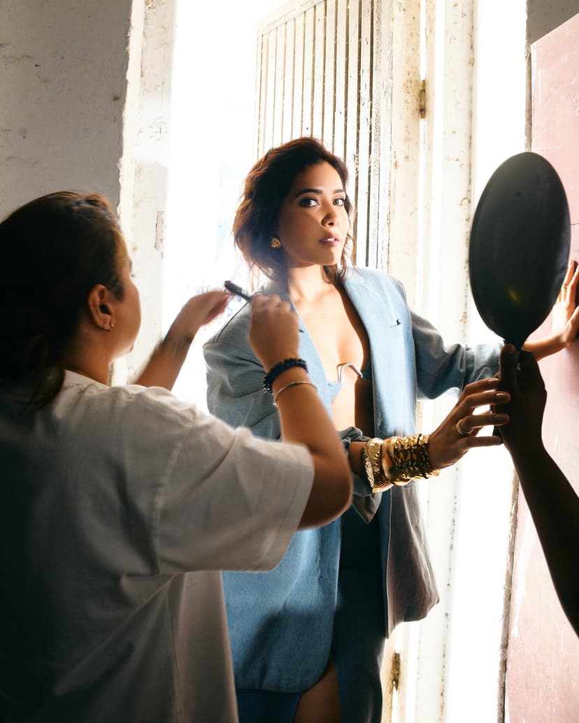 इंटरनेट पर बिखेरा हुश्न का जलवा, हॉटनेस देख मदहोश हुए फैंस