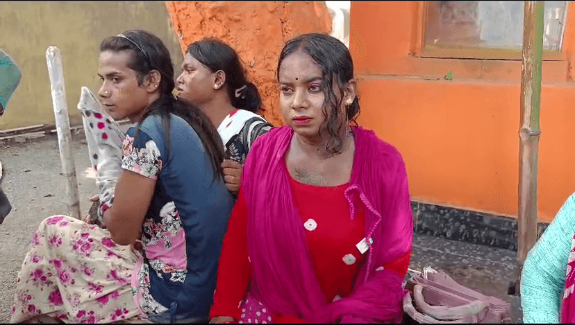 चांडिल में किन्नरों का हंगामा, केन्द्रीय मंत्री संजय सेठ को बदलना पड़ा रास्ता