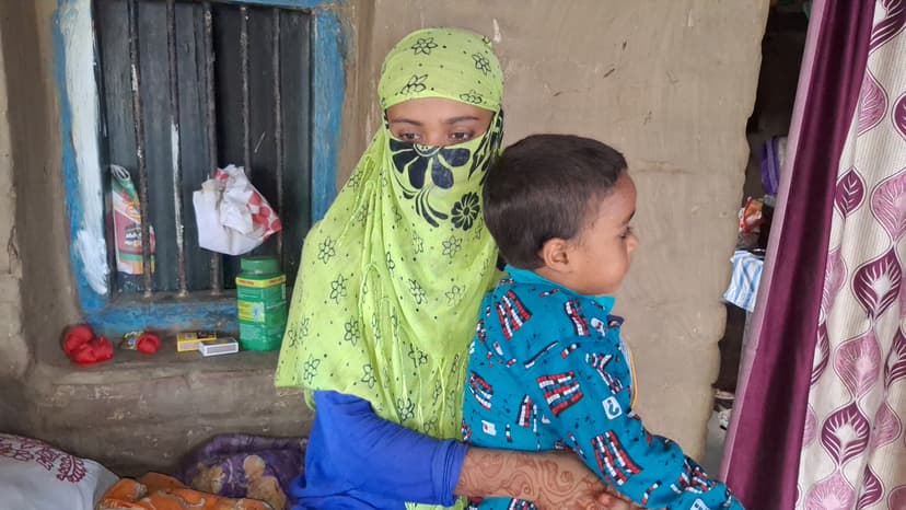 दुष्कर्म पीड़िता कुंवारी मां मांग रही इंसाफ, 5 साल बाद भी नहीं मिला न्याय