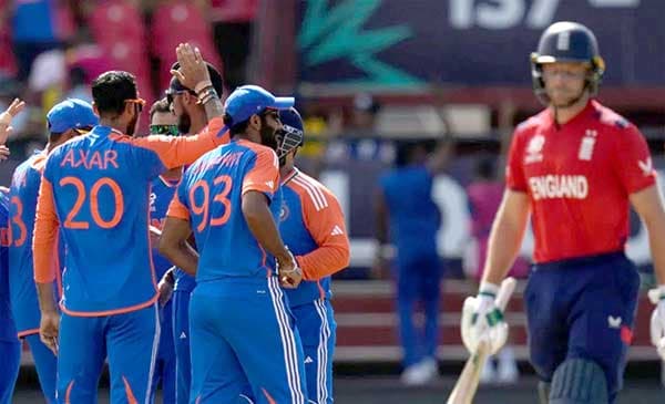 इंग्लैंड को रौंदकर फाइनल में टीम इंडिया