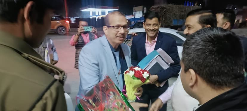 केके पाठक अचानक पहुंचे गोपालगंज, शिक्षा विभाग के अधिकारियों ने किया स्वागत, कल स्कूलों का करेंगे निरीक्षण