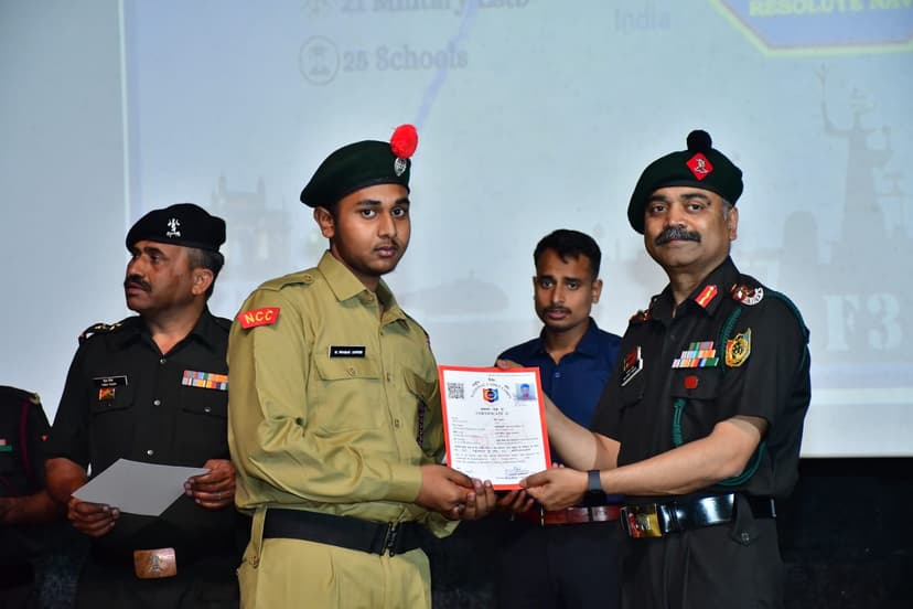 विद्या विहार आवासीय विद्यालय में हुआ स्वागत, 3000 किमी की चुनौतीपूर्ण यात्रा पर निकली है बाइक रैली