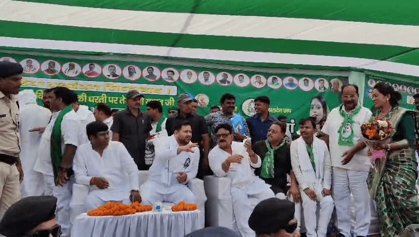 गढ़वा में पीएम मोदी पर तेजस्वी यादव का कटाक्ष, 10 वर्षों में इतना झूठ बोले कि अब बोलने को कुछ नहीं