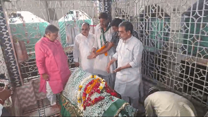 काराकाट से उपेन्द्र कुशवाहा ने किया नॉमिनेशन, पवन सिंह को बताया रेस से बाहर