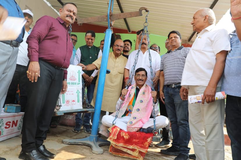 राजधानी रांची में चलाया जनसंपर्क अभियान, मतदाता जागरण अभियान में भी हुए शामिल