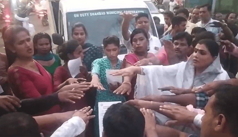 किन्नर समाज के लोगों ने मतदाता जागरूकता अभियान चलाया