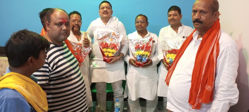 जेडीयू नेता छोटू सिंह ने आरा के सहजौली गांव में की बैठक, लोगों से एनडीए प्रत्याशी को जीताने की अपील