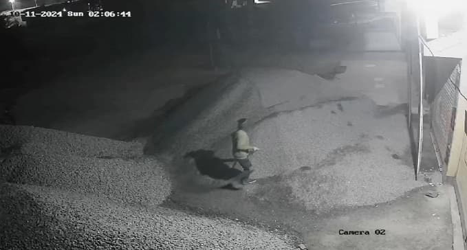 नवादा में एक ही रात में टूटे तीन दुकानों के ताले, व्यापारियों में मचा हड़कंप, जांच में जुटी पुलिस