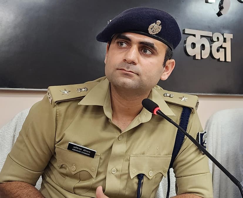 नवादा में हुड़दंगियों पर रहेगी विशेष नजर, तीसरी आंख का रहेगा पहरा, चप्पे-चप्पे पर पुलिस फोर्स की तैनाती