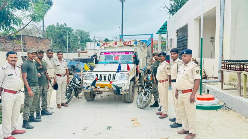 नवादा में शराब लदा ट्रक जब्त, कारोबारी फरार, तलाश में जुटी पुलिस