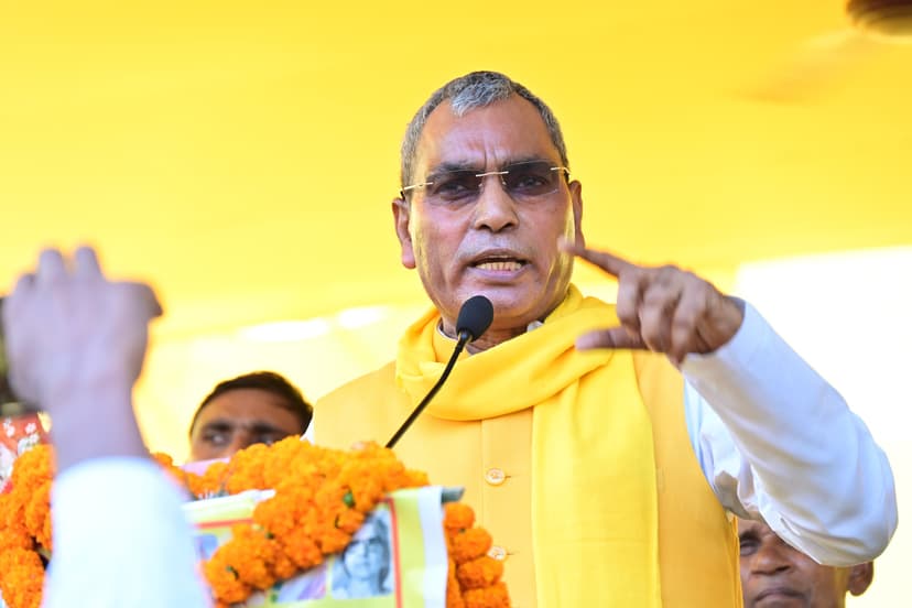 नवादा में ओपी राजभर की दहाड़, कहा : सत्ता के लिए होता रहा इनका इस्तेमाल, अब नहीं बहका सकता कोई