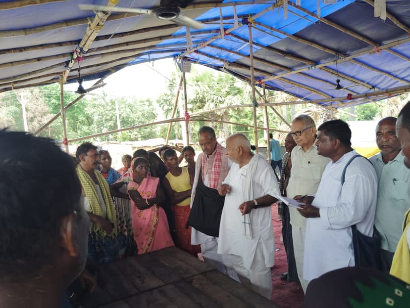 नवादा पहुंची CPM की छह सदस्यीय टीम, पीड़ित परिवारों से की मुलाकात, घटना की कड़े शब्दों में की निंदा