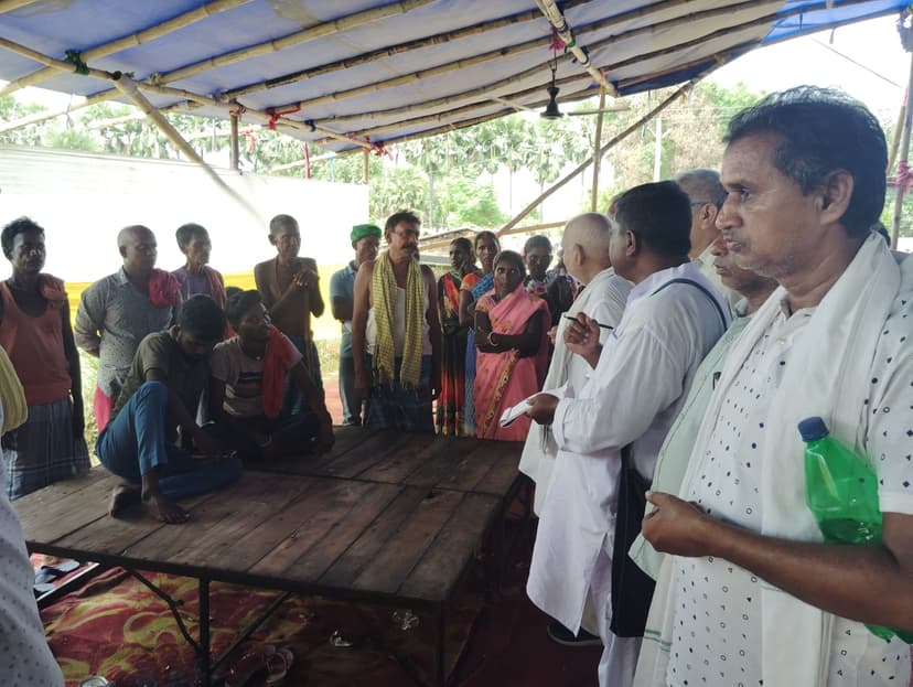 नवादा पहुंची CPM की छह सदस्यीय टीम, पीड़ित परिवारों से की मुलाकात, घटना की कड़े शब्दों में की निंदा