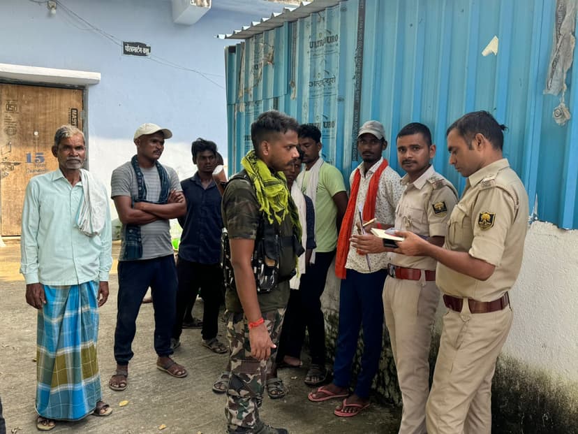 नवादा में पति बना हैवान, बच्चों के सामने पत्नी को उतारा मौत के घाट, गांव में मचा कोहराम, आरोपी फरार