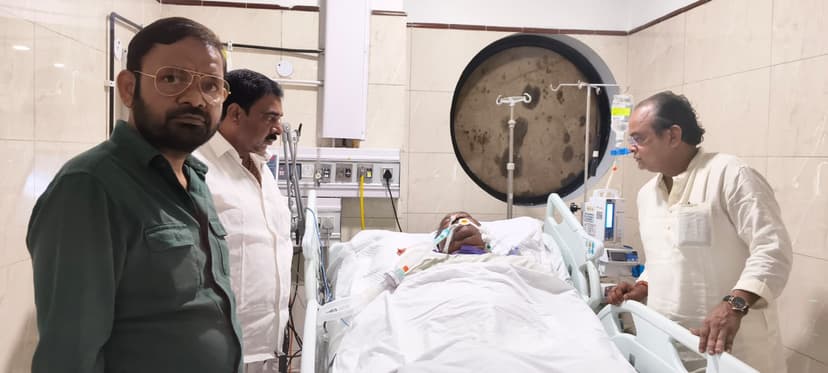 दिल्ली स्थित अपोलो अस्पताल में भर्ती शिक्षा मंत्री रामदास सोरेन की तबीयत स्थिर, प्रदेश के वरिष्ठ नेताओं ने जाना हालचाल