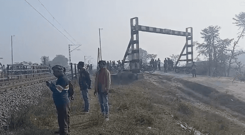 जोगबनी-दानापुर रेलखंड पर प्रतापगंज रेलवे स्टेशन के पास हादसा