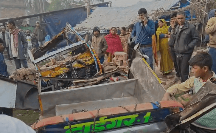 बस ने ऑटो को मारी टक्कर, 3 की मौत, 7 की हालत गंभीर