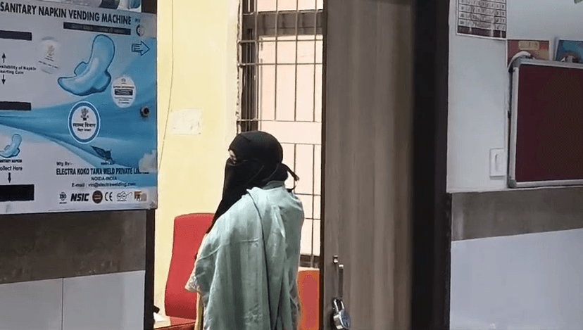 आपत्तिजनक तस्वीरें खींचकर 2 दोस्तों ने महिला को ब्लैकमेल किया, पीड़िता के साथ कई बार बनाया शारीरिक संबंध