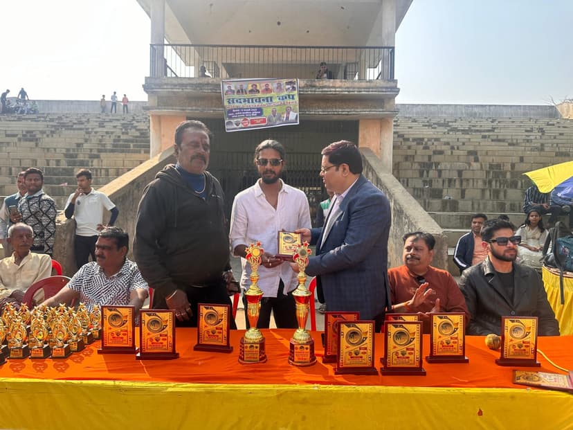 वेब जर्नलिस्ट (WJAI) और Veterans के बीच हुआ रोमांचक मुकाबला, कलम के सिपाहियों का चमका बल्ला