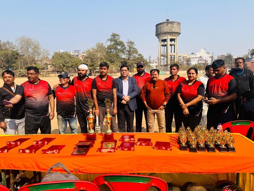 वेब जर्नलिस्ट (WJAI) और Veterans के बीच हुआ रोमांचक मुकाबला, कलम के सिपाहियों का चमका बल्ला