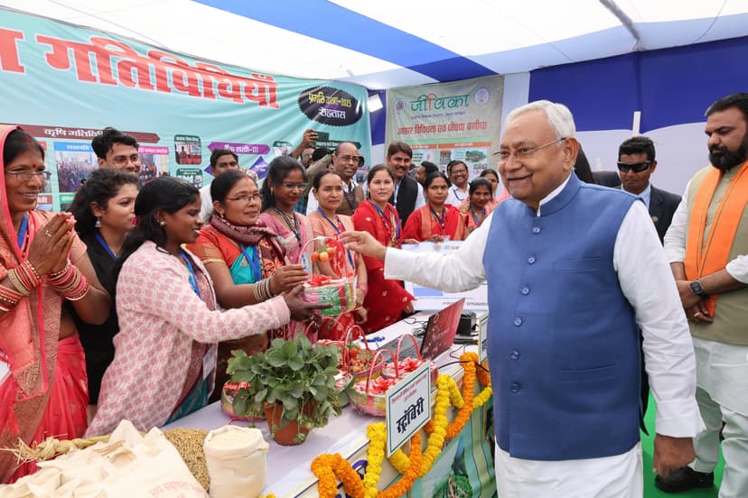 मुख्यमंत्री ने रोहतास जिले को दी 1378 करोड़ रुपये से अधिक की सौगात, 1220 योजनाओं का किया उद्घाटन एवं शिलान्यास