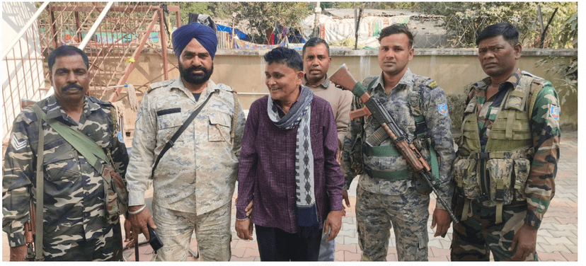 लातेहार में ACB की टीम ने बरवाडीह अंचल के हल्का कर्मचारी को 20 हजार घूस लेते दबोचा
