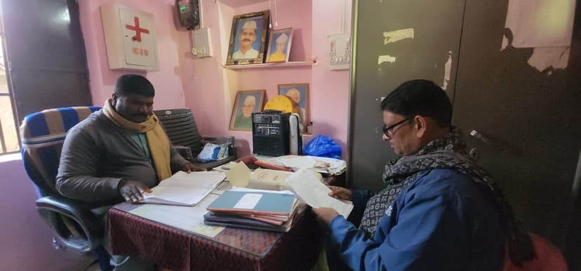 नवादा के इस सरकारी स्कूल में रसोई घर में चल रही कक्षाएं, पेयजल और शौचालय भी मयस्सर नहीं, छात्र के साथ-साथ शिक्षक भी परेशान