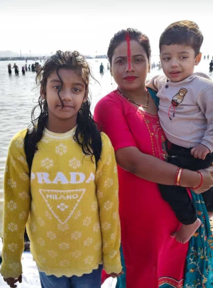 महाकुंभ से लौट रहा परिवार हादसे का हुआ शिकार, पति-पत्नी समेत बच्चों की हुई मौत, घर में मची चीख-पुकार