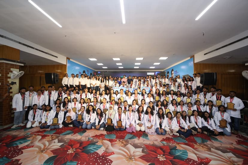 छात्रों की मेहनत और सफलता को मिला सम्मान, सिटी टॉपर सिद्धार्थ को मिले 1.5 लाख रुपए