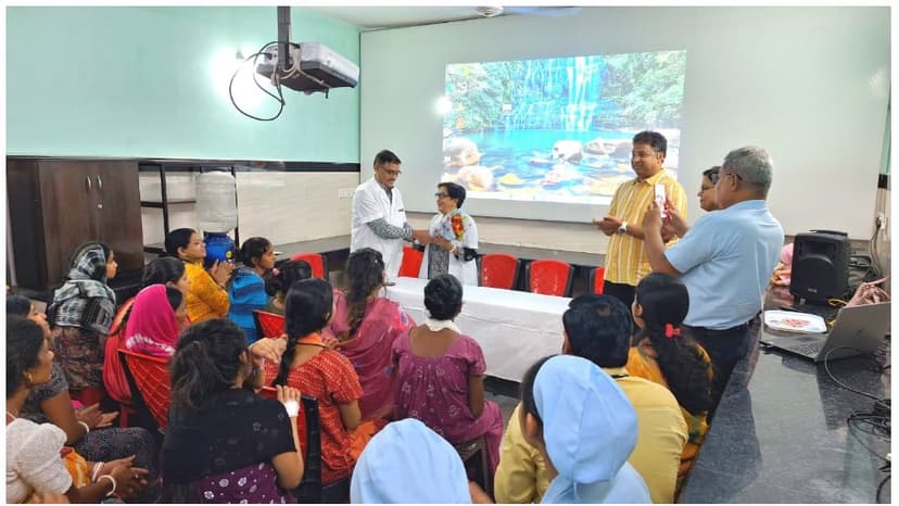 बोकारो स्थित मुस्कान हॉस्पिटल में सेमिनार, नवजात के बेहतर स्वास्थ्य के लिए स्तनपान को बताया जीवन की मजबूत नींव