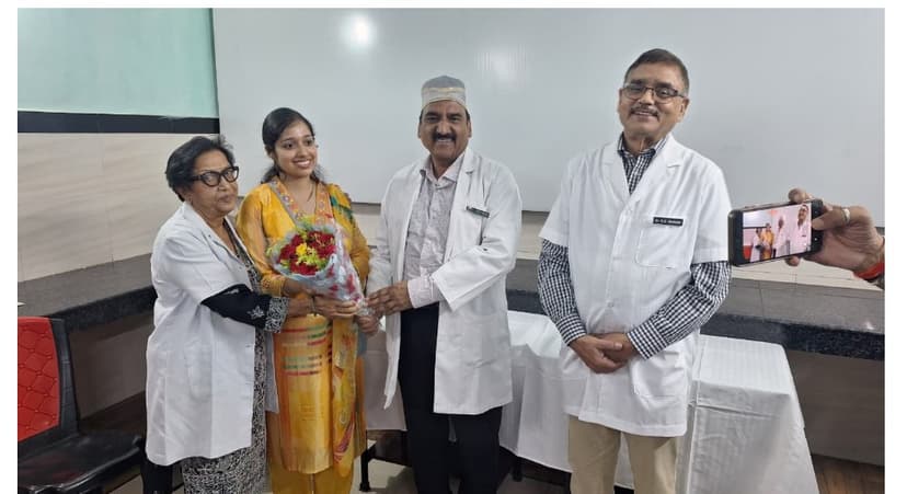 बोकारो स्थित मुस्कान हॉस्पिटल में सेमिनार, नवजात के बेहतर स्वास्थ्य के लिए स्तनपान को बताया जीवन की मजबूत नींव