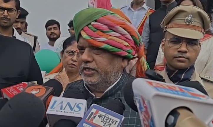 मोतिहारी में मंत्री श्रवण कुमार ने किया ध्वजारोहण, परेड की ली सलामी