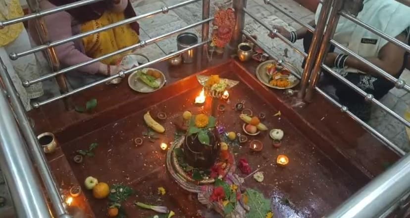 नए साल पर खलारी के मंदिरों में उमड़ी श्रद्धालुओं की भीड़