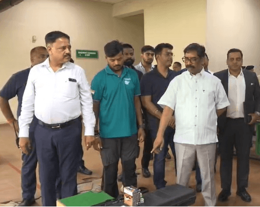 बदहाल स्थिति पर जतायी नाराजगी,राइफल से निशाना भी लगाते आए नजर