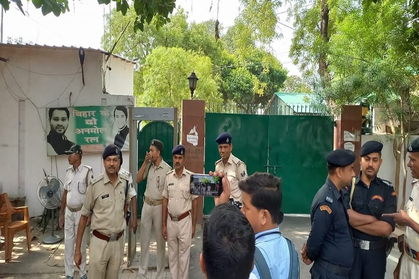 राबड़ी देवी फोर्स बुलावा कर सरकारी बंगला खाली करवाने की क्यों दे रहीं चेतावनी ?